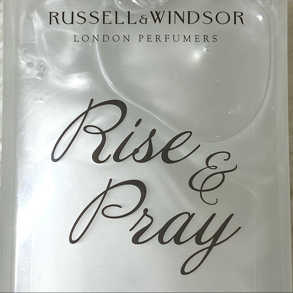 Russell & Windsor Rose Neroli Scented Hand Wash - Picture 3 of 6